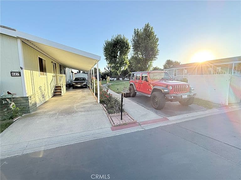 Listing photo 5