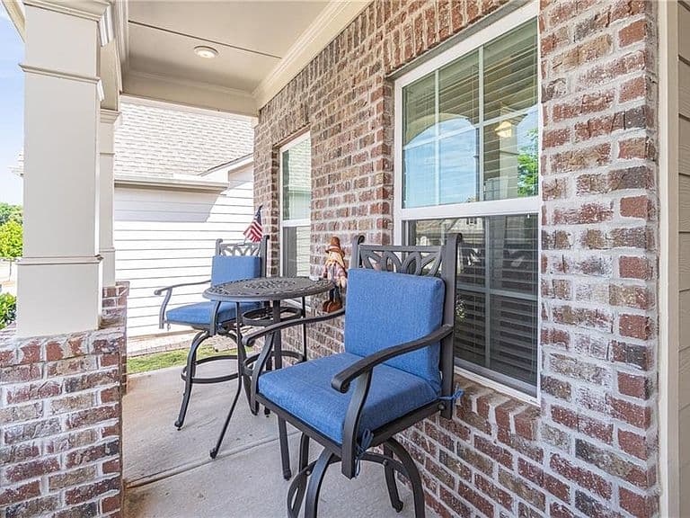 Listing photo 5