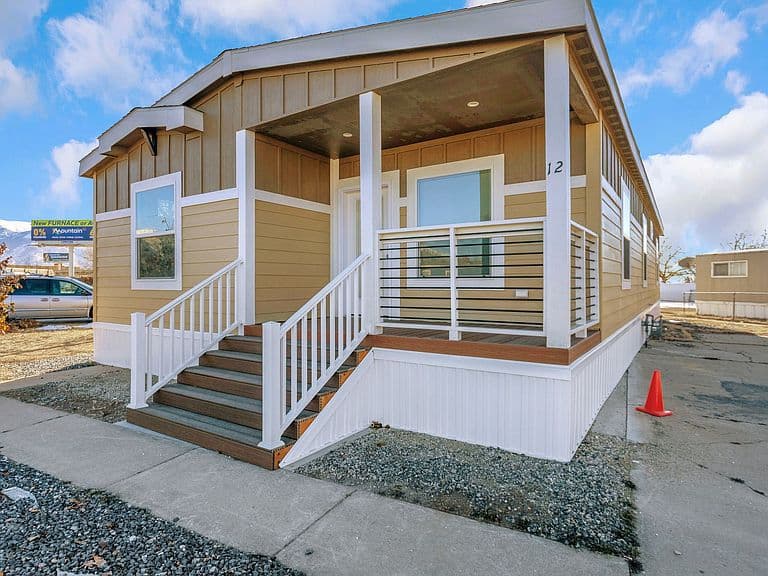Listing photo 2