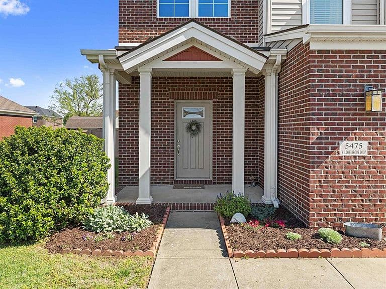 Listing photo 2