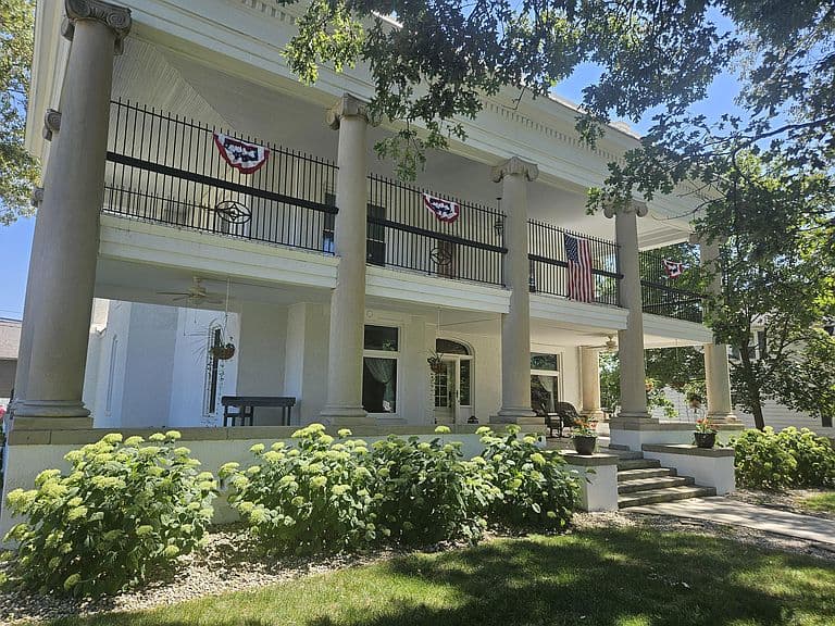 Listing photo 3
