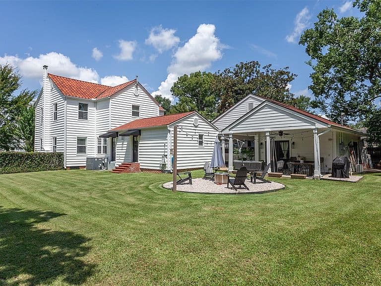 Listing photo 4