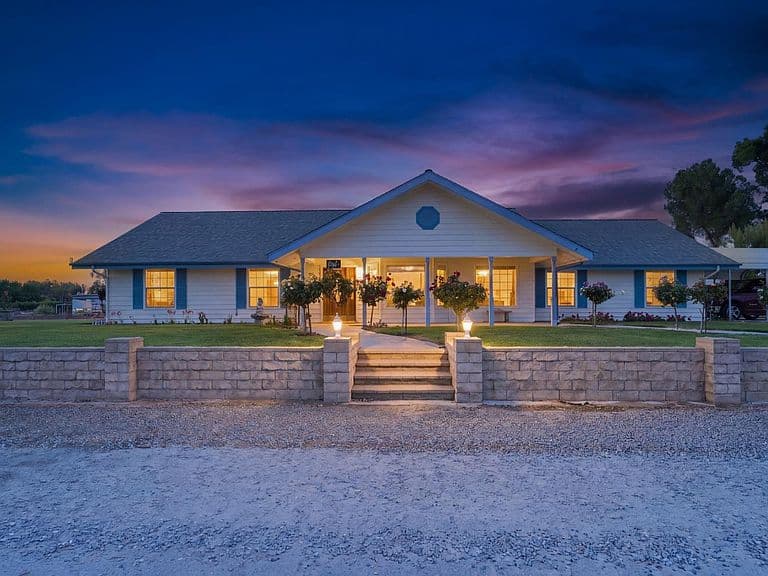 Listing photo