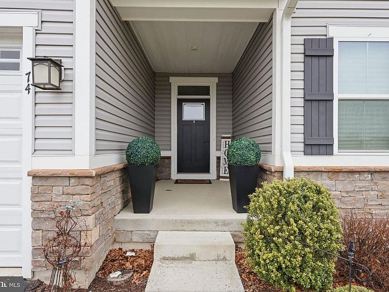 Listing photo 2