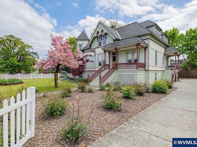 Listing photo 4