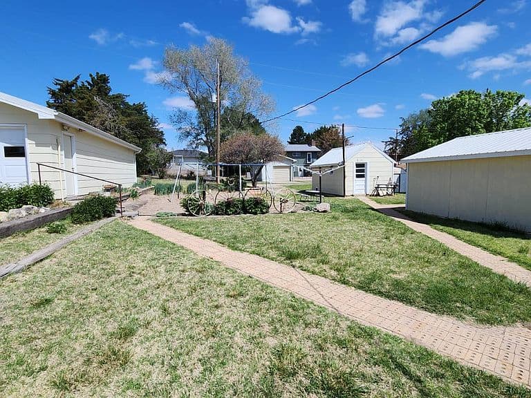 Listing photo 4
