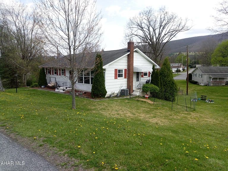 Listing photo 2