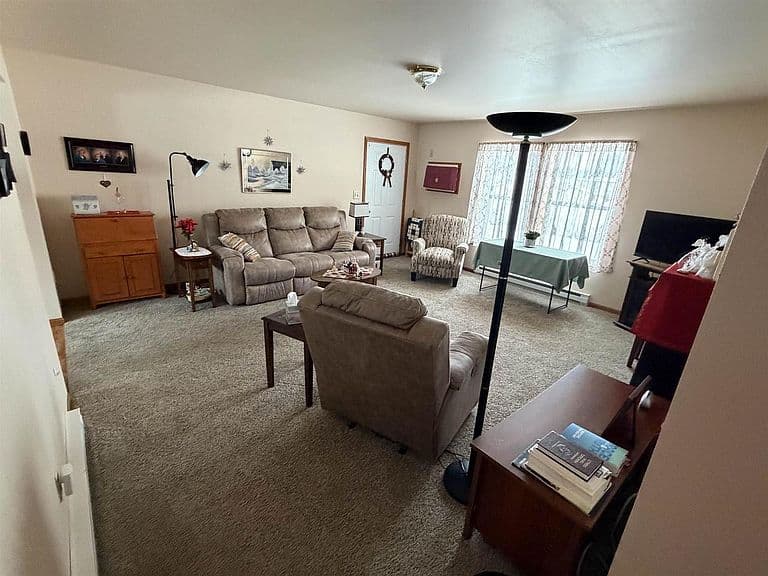 Listing photo 5