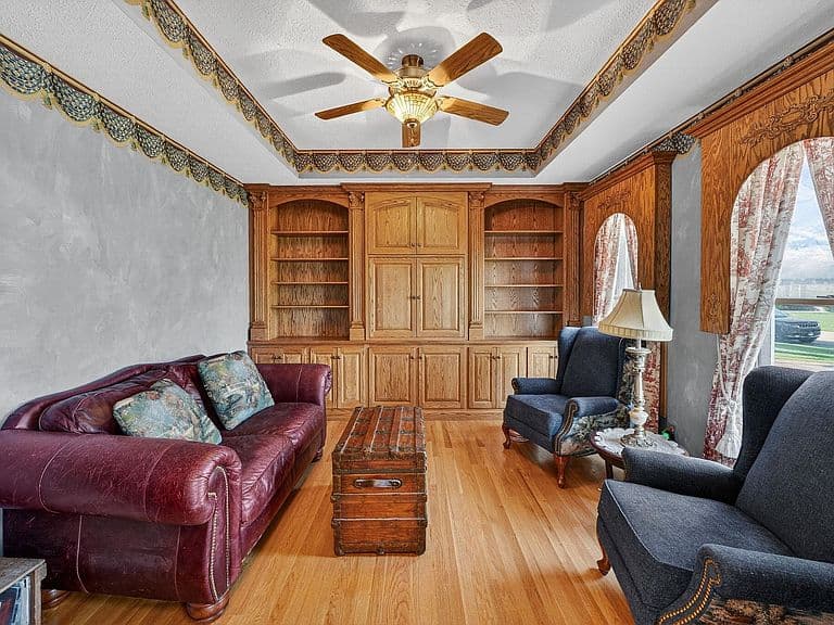Listing photo 5