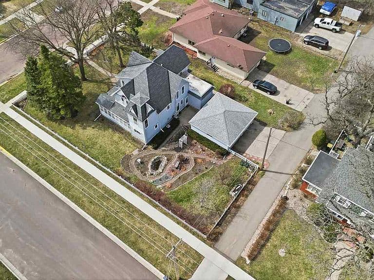 Listing photo 4
