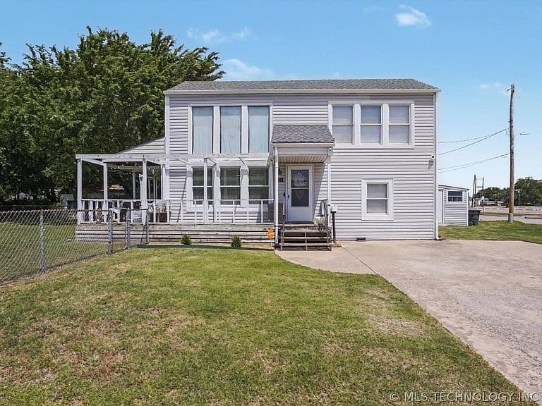 Listing photo 3