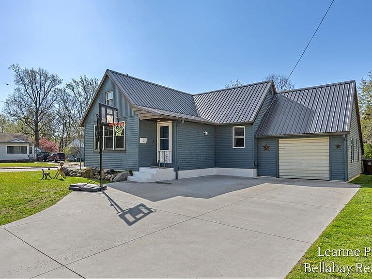 Listing photo