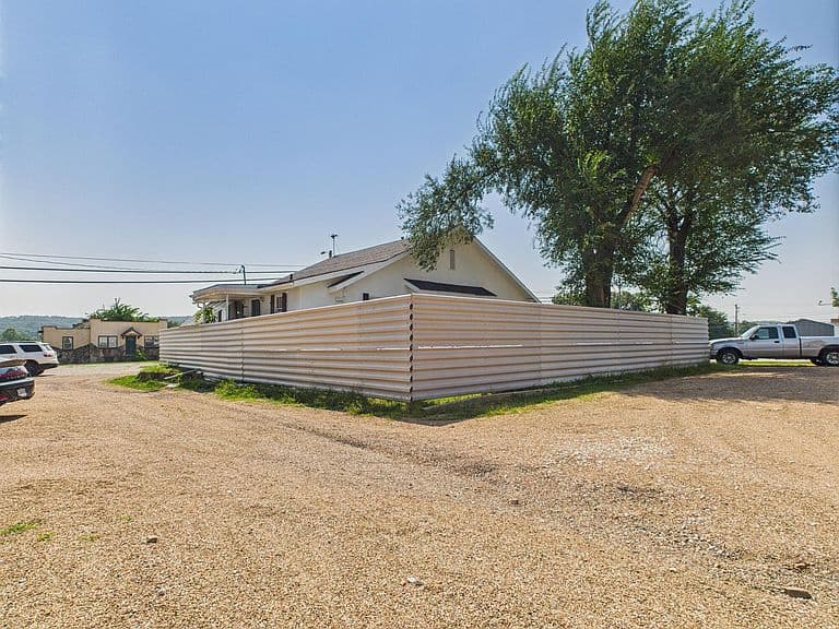 Listing photo 5