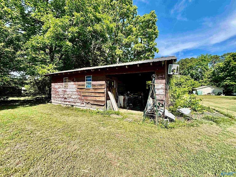 Listing photo 5