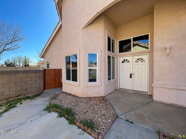 Listing photo 4
