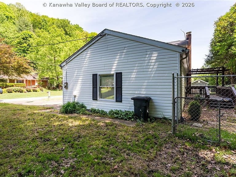 Listing photo 5