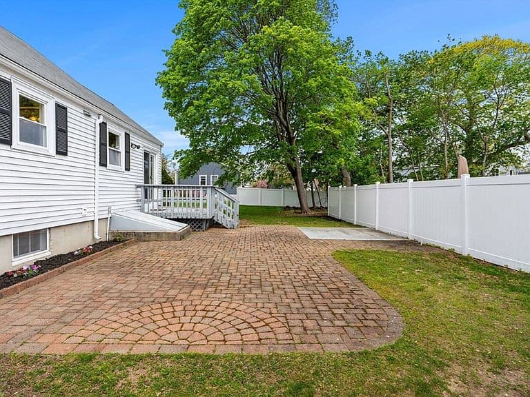 Listing photo 4