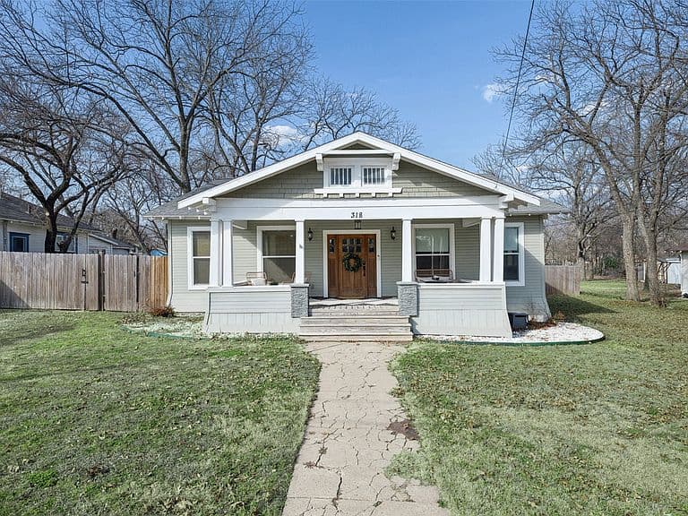 Listing photo 3