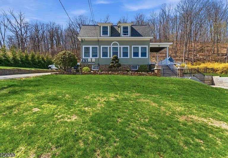 Listing photo 4