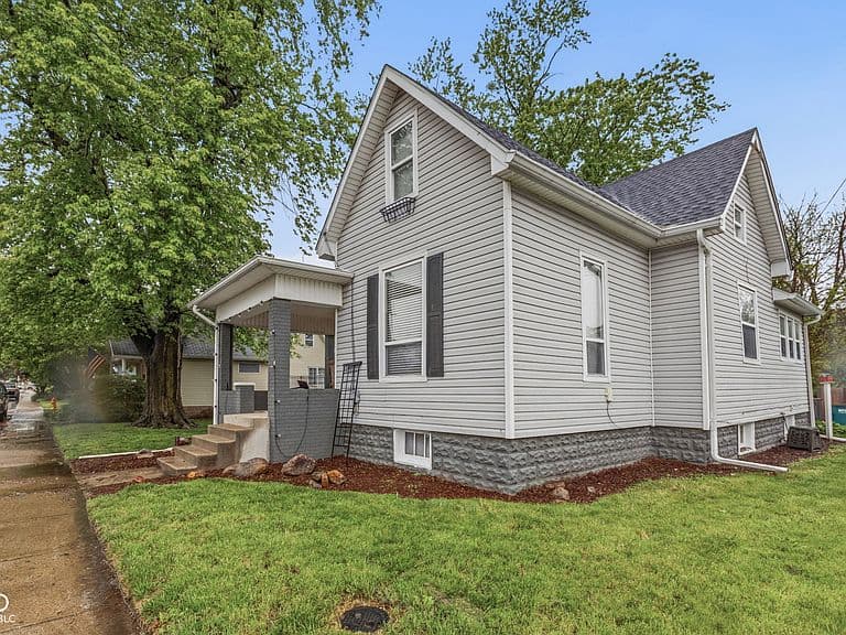 Listing photo 3