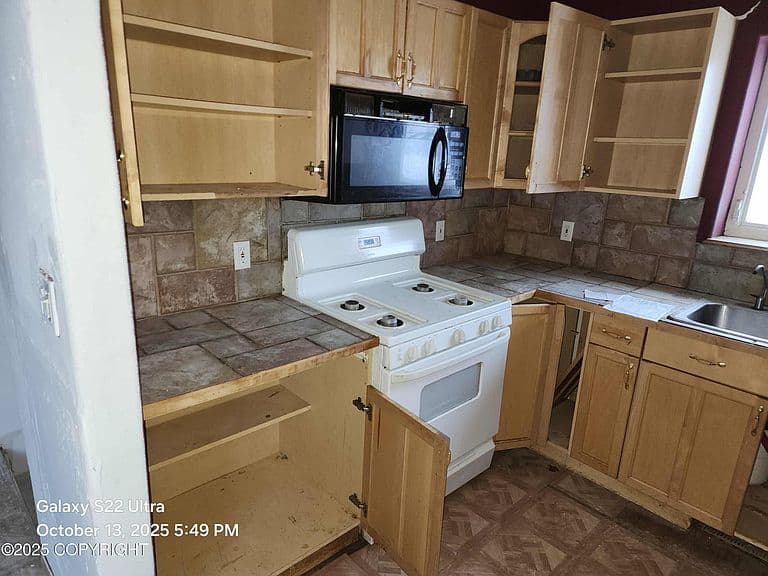 Listing photo 5