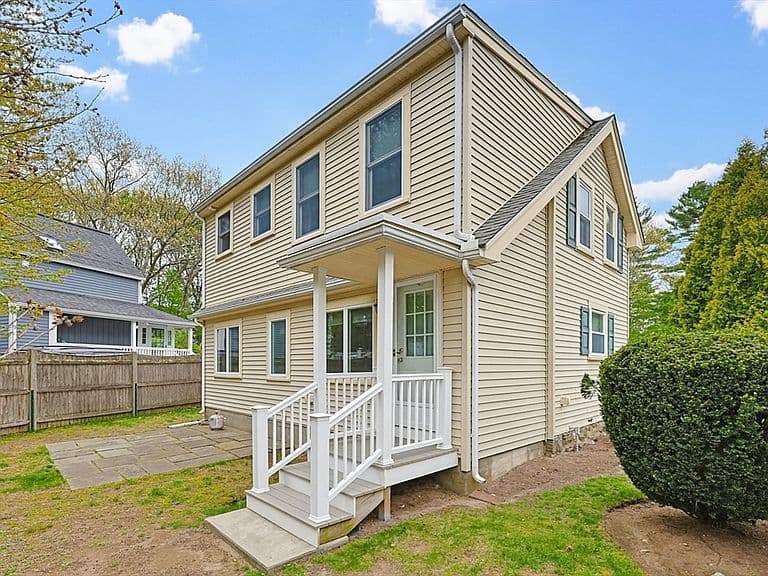 Listing photo 2