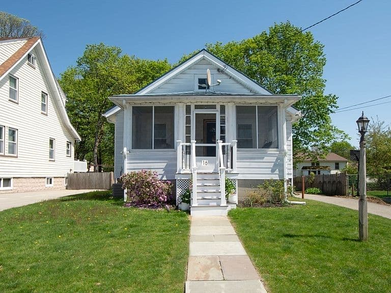 Listing photo 2