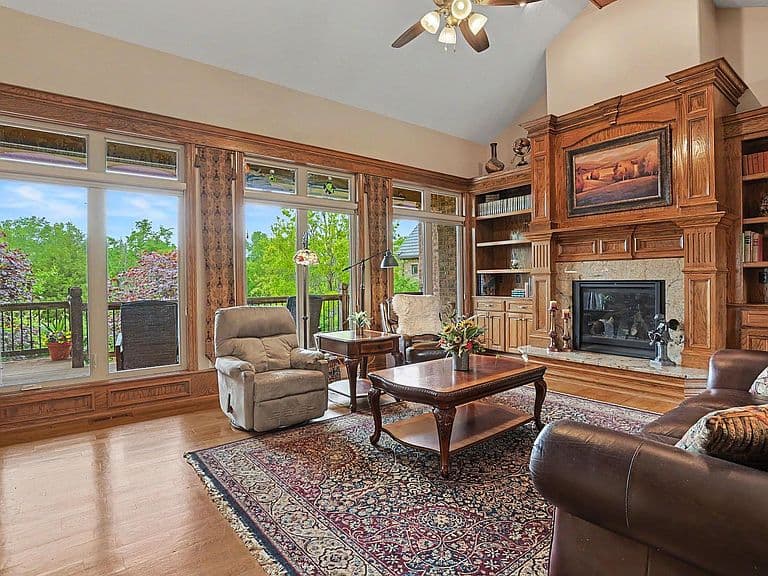 Listing photo 5