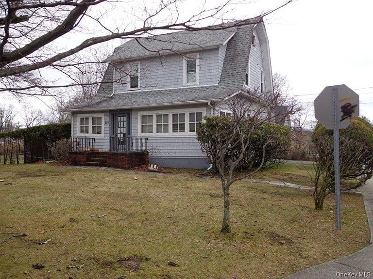 Listing photo 4