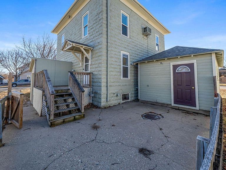 Listing photo 4