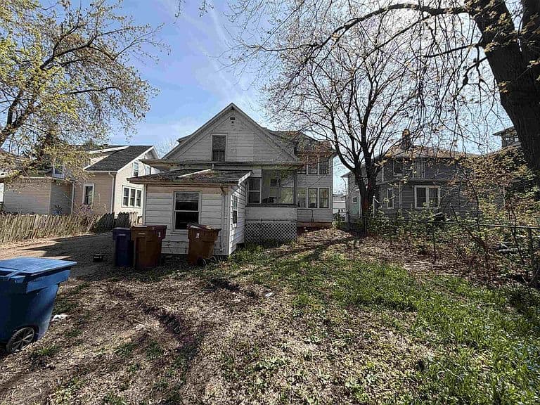 Listing photo 5