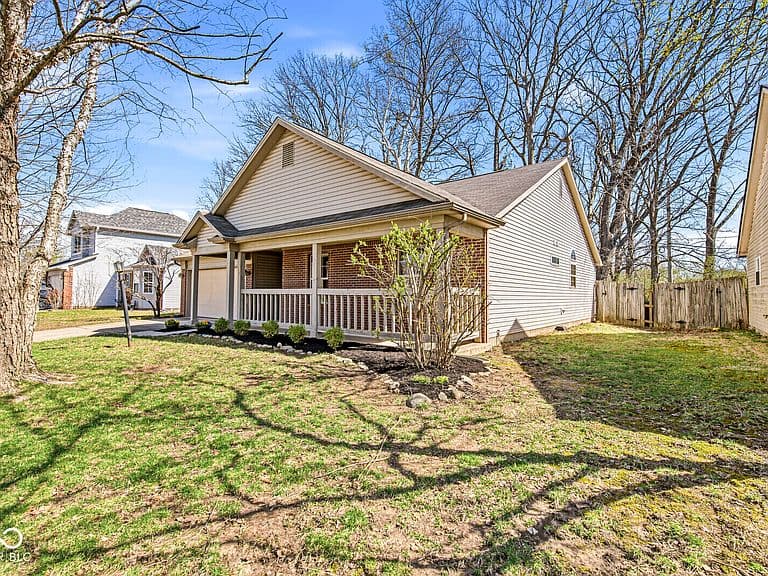 Listing photo 3