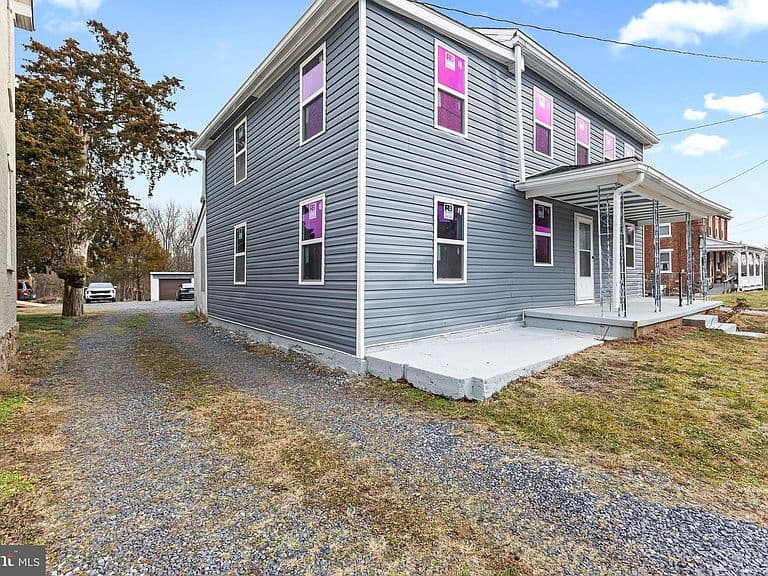 Listing photo 3