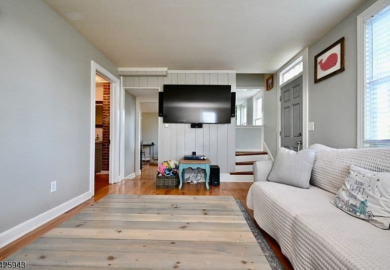 Listing photo 4