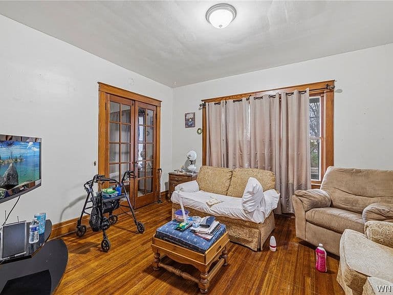Listing photo 5
