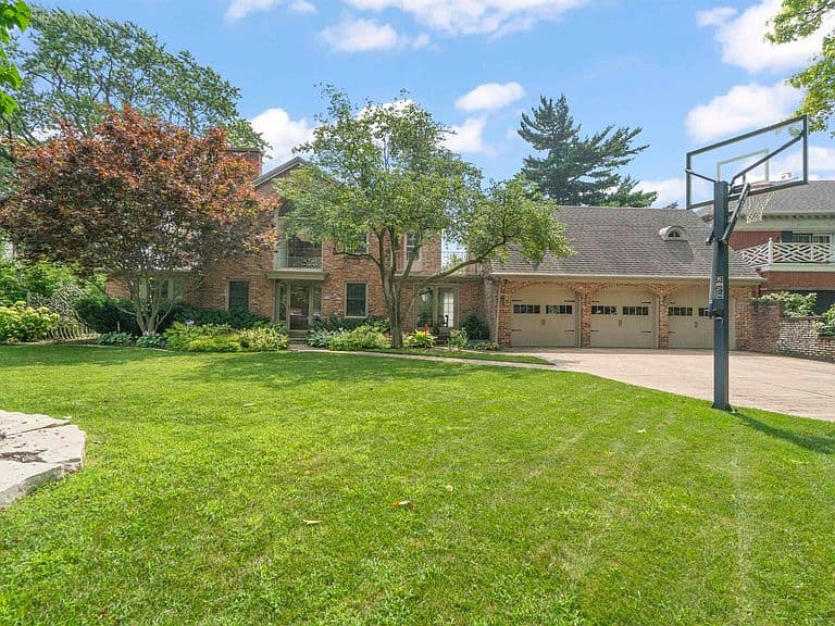 Listing photo 4