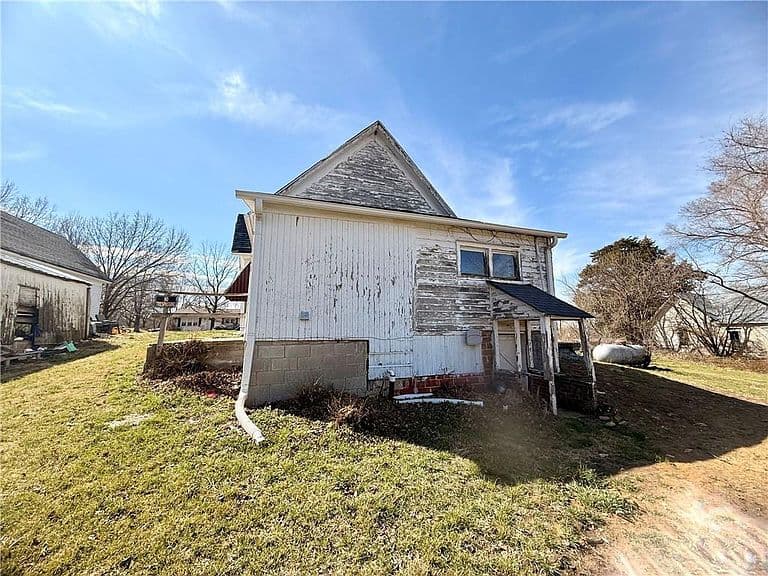 Listing photo 5