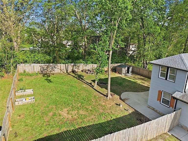 Listing photo 3