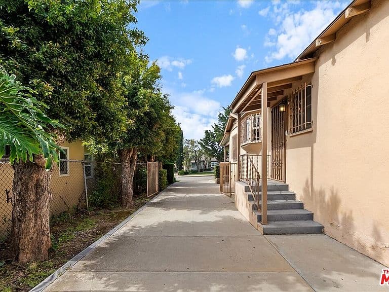 Listing photo 5