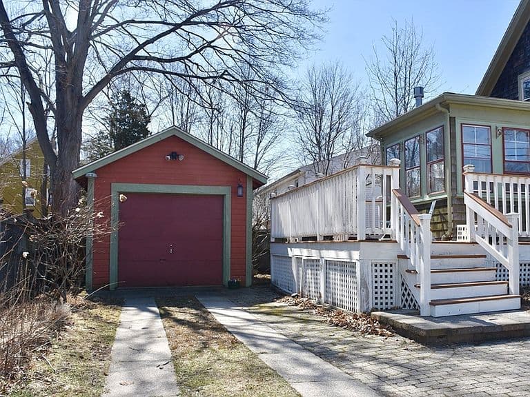 Listing photo 5