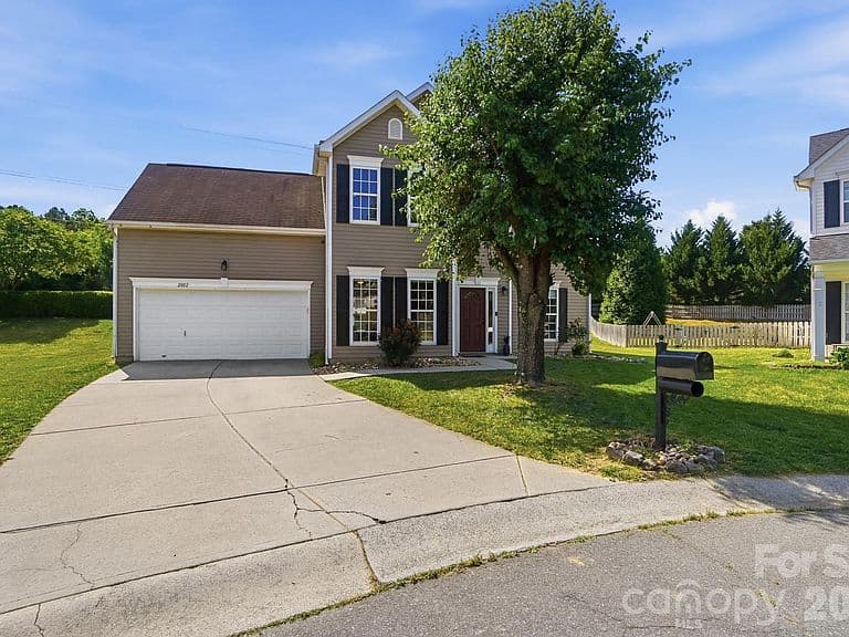 Listing photo 3