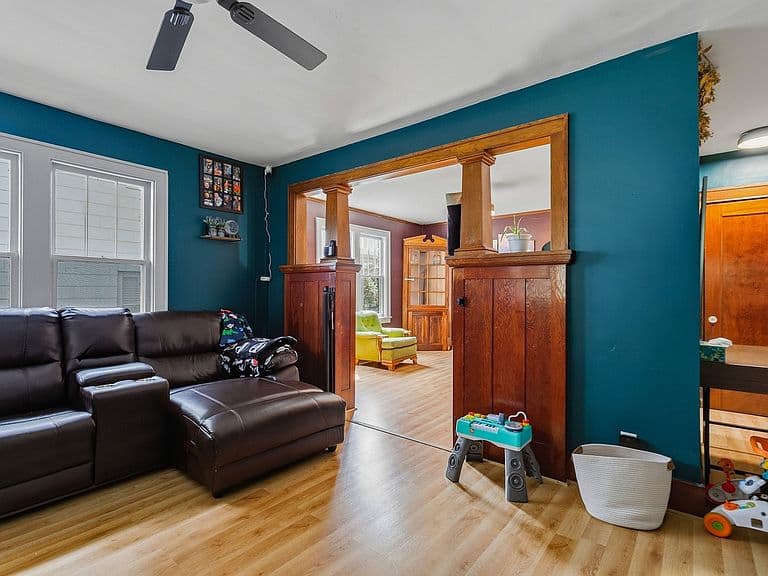 Listing photo 5