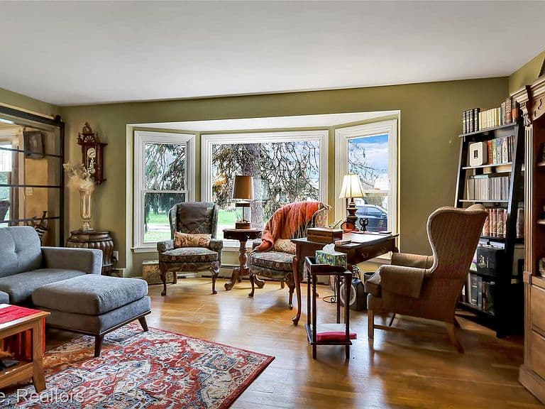 Listing photo 4