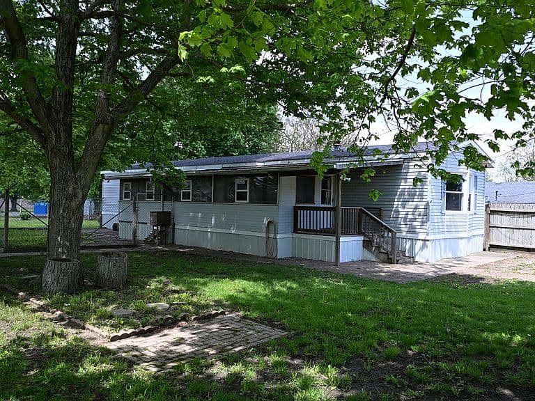 Listing photo 4
