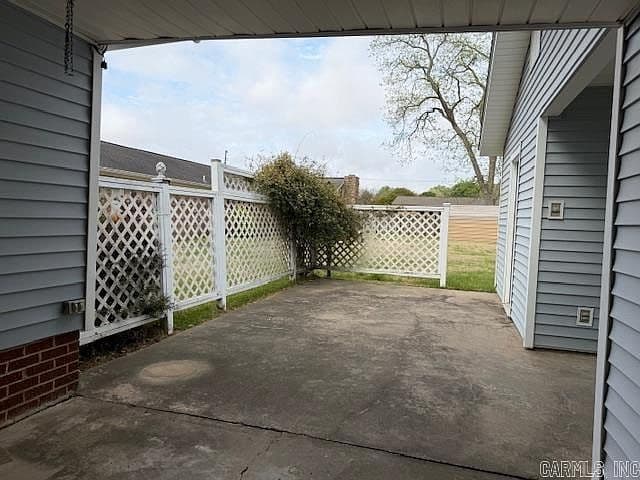 Listing photo 5