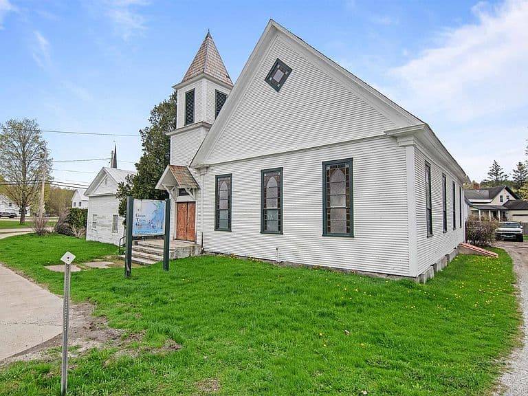 Listing photo 5