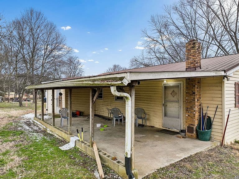 Listing photo 5