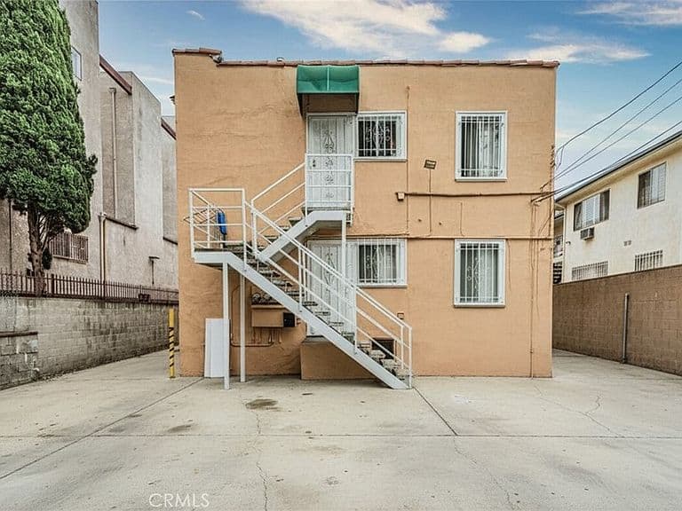 Listing photo 4