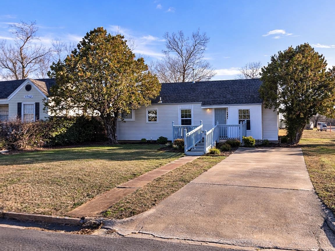 Primary listing photo