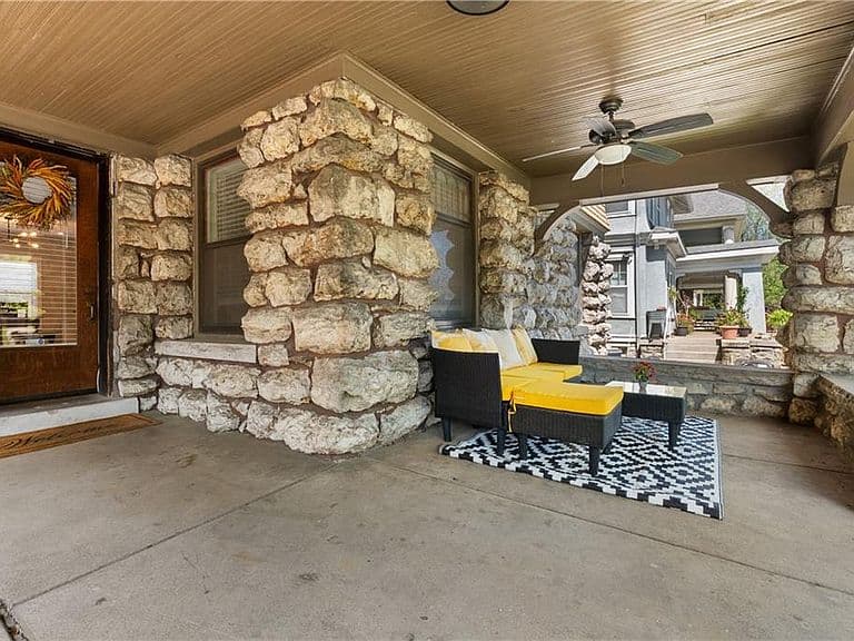Listing photo 5